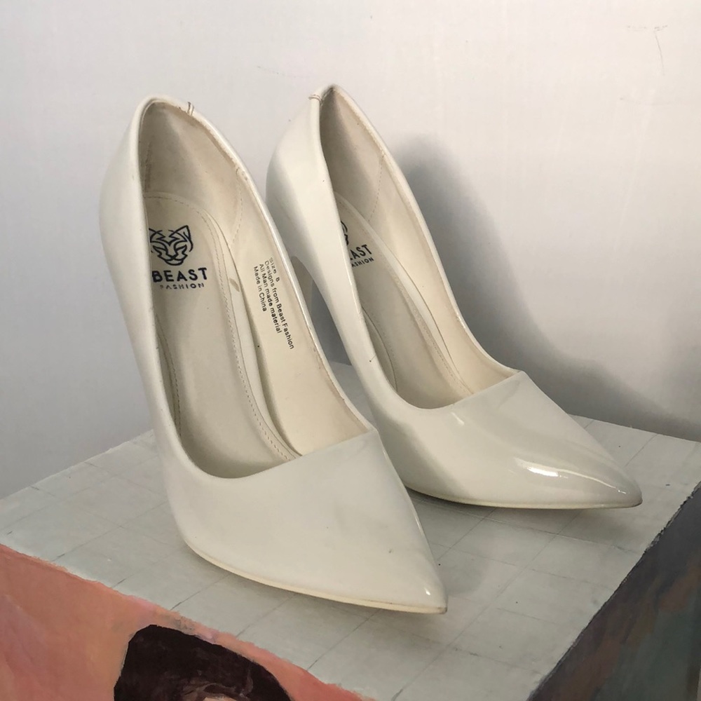 White pumps !